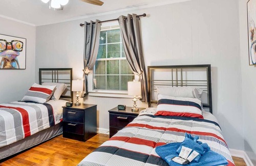 Lakeshore South House | 3 Bed 2 Bath -- Built 1941 Renovated 2021