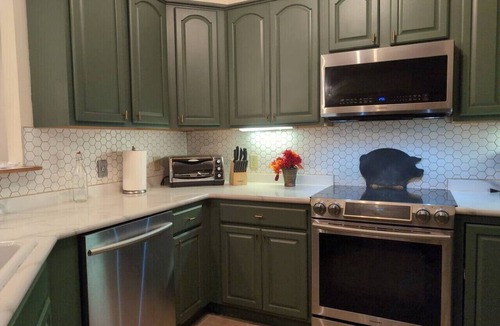 Vernon Apartment | 3 Bed 2 Bath on the Sanctuary side, cozy retreat