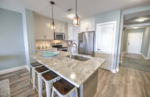 Isle of Palms Condo | 3 bed/3 Bath with Amazing Views! Sleeps 8