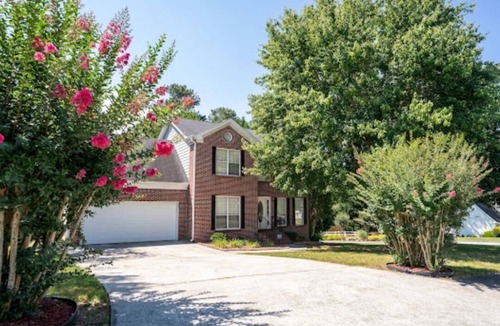 Loganville House | 3 bed/bath Loganville manor