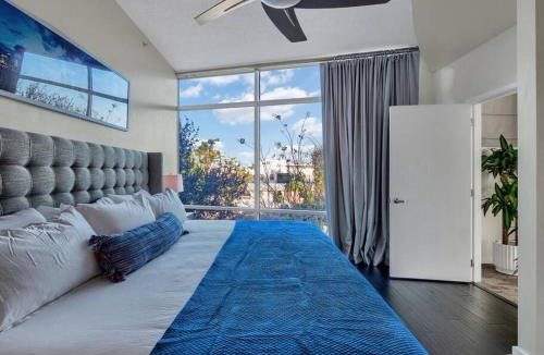 South Eola Apartment | 3 Bedrm Palace Suite - King FL bed & Free EV Charging