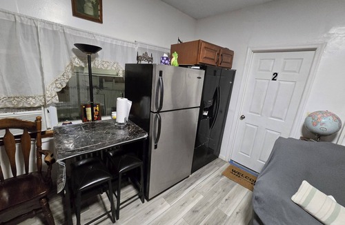 Irvington Apartment | 3-bedroom 3 bathroom apartment in delightful Irvington, Free WiFi/Free Parking