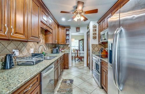Citrus Park House | 3-bedroom - 5 Beds- 2 Bathroom w/Heated Pool in Beautiful Tampa, Florida