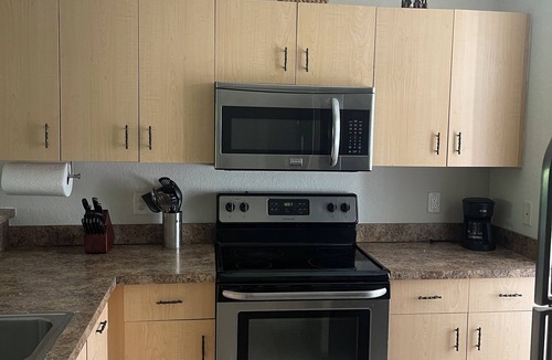 Haines City Apartment | 3-bedroom apartment in charming Poinciana with fitness room, AC