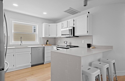 Margate City Condo | 3-Bedroom Beach Bungalow - Clean & Design Focused