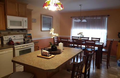 Villas House | 3 bedroom down the street from the Bay (Pets allowed for a fee)