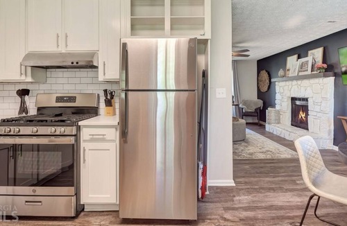 Marietta Apartment | 3 Bedroom Duplex triplex L-554133 by Houzlet