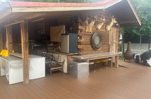 River Ranch House | 3-bedroom glamping in River Ranch, great for R&R or for fun with the family!