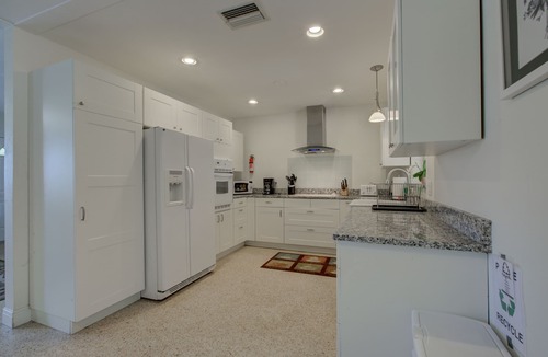 Long Meadow House | 3 Bedroom, Granite countertops, Private backyard