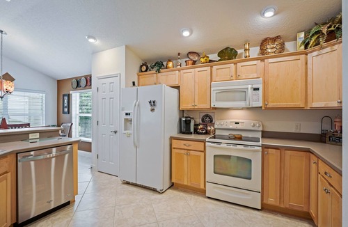 Hemingway House | 3 BEDROOM HOME IN THE VILLAGES GREAT LOCATION DON'T PASS THIS ONE UP