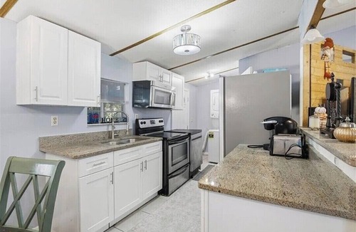 Lake Panasoffkee House | 3-bedroom house with AC in tranquil Lake Panasoffkee