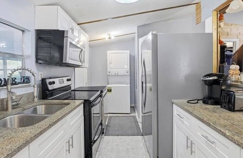 Lake Panasoffkee House | 3-bedroom house with AC in tranquil Lake Panasoffkee