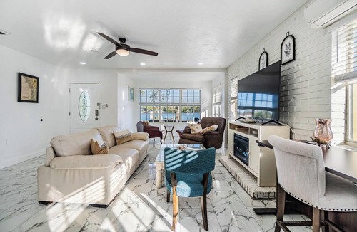 Coquina Key House | 3-bedroom house in lovely St. Petersburg w/Lake Access and FREE KAYAKS