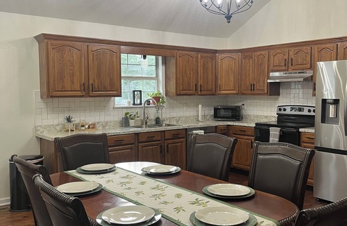 Ringgold House | 3-bedroom house in beautiful Ringgold with WiFi, AC. Start your getaway now