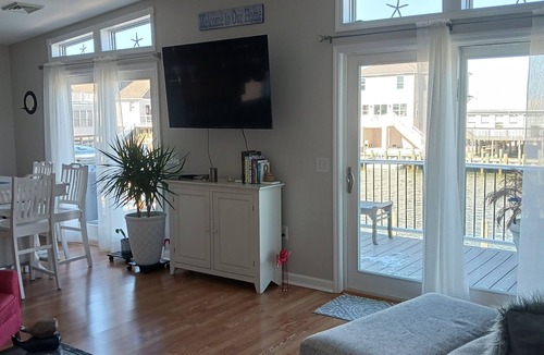 Tuckerton Beach House | 3-bedroom house in charming Tuckerton with AC, WiFi.
