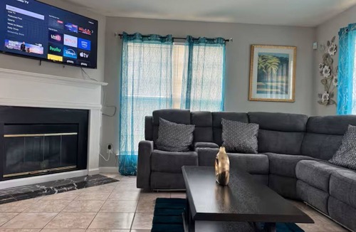 Riverdale House | 3-bedroom house in gorgeous Riverdale with cool AC