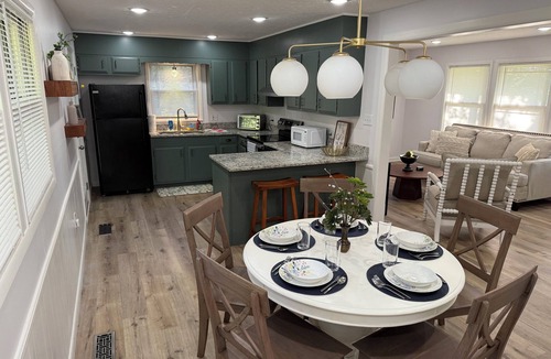 Cleveland House | 3-bedroom house in Heart of Cleveland.