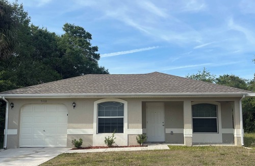 Lehigh Acres House | 3-bedroom house in enjoyable Lehigh Acres with WiFi, AC