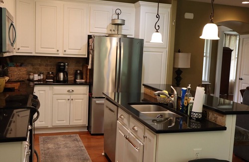 Molena House | 3-bedroom house with giant bonus room in Molena close to multiple wedding venues