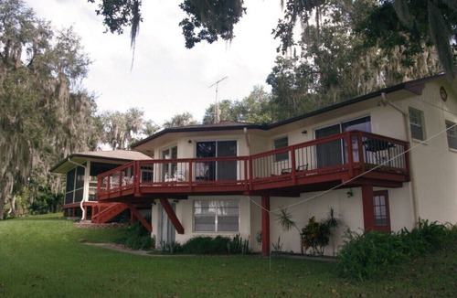 Hernando Villa | 3-bedroom lakefront villa with three kayaks