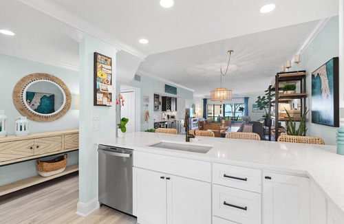 Cortez Condo | 3 bedroom Luxurious Waterfront Condo & Community Amenities