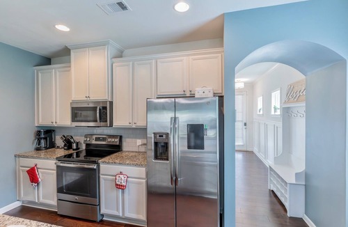 Belmont House | 3-bedroom Modern Townhome in charming Lithonia!