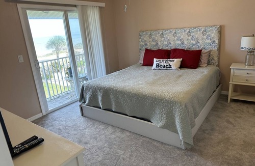 Ormond-by-the-Sea House | 3 bedroom Oceanview townhome with double car garage