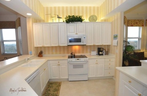 Vanderbilt Beach Condo | 3 Bedroom Penthouse At Regatta - Reg 2-ph06