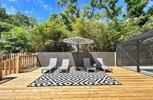 Braden River House | 3-bedroom pool house in Bradenton/Sarasota with fenced area for pets and kids