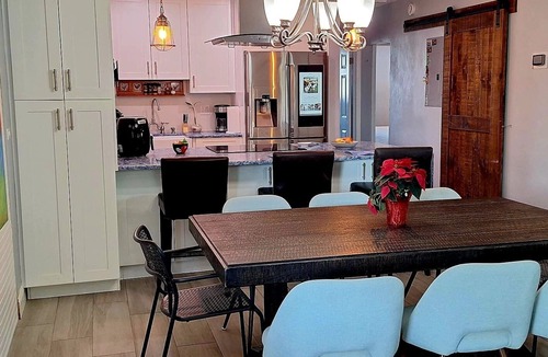 Cutler Bay Apartment | 3-bedroom Private duplex house with WI-FI, Parking ,enjoy a peaceful Getaway