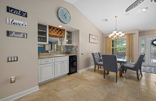 Plantation House | "3-Bedroom Retreat in Venice with Scenic Views!"
