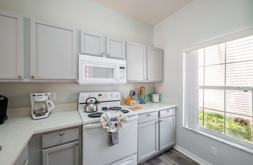 Lake Berkley House | 3 Bedroom Townhome in Gated Community. Pet Friendly!