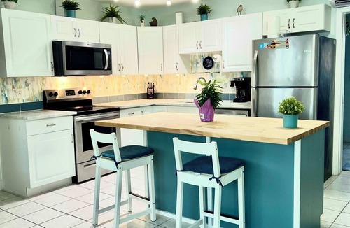 Little Venice House | 3-bedroom turtle theme house in Little Venice, Marathon with ocean view