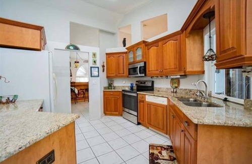 Long Meadow House | 3-bedroom vacation home just 8 minutes to Manasota Key Beach
