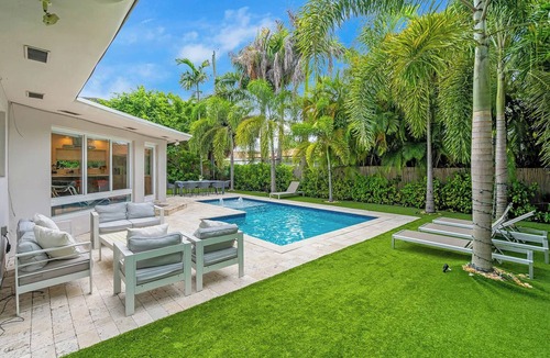 North Bay Village Villa | 3-bedroom villa with private heated pool in charming gated island with AC, WiFi