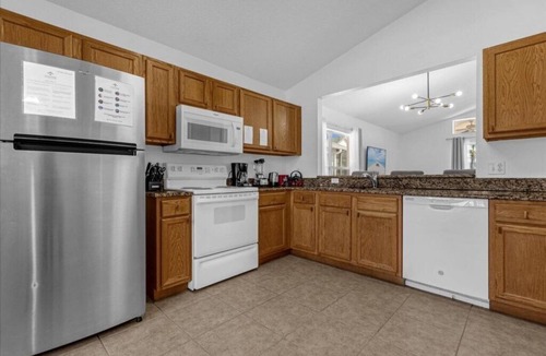 Lake Berkley House | 3 Bedrooms/2 Bathrooms/Lake Berkley (1076 LB)