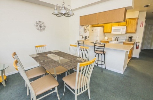 Royal Palm Bay Condo | 3 bedrooms - Resort Amenities - Close to Disney - Royal Palm Bay