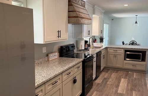 Lawrenceville House | ✓ 3 beds ✓ 2 bath ✓ MAX 6 ✓ 5 min to highway ✓ 20 min to Mall of GA ✓