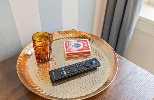 Gayborhood Apartment | 3 Beds Midtown Village Walk Everywhere Sleeps 4