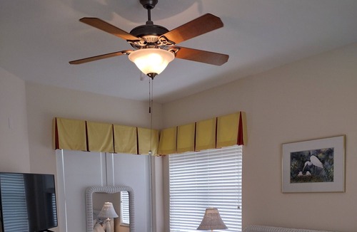 Old Homosassa House | 3 br 2 bath waterfront with dock, trailer parking and RV parking no hookups.