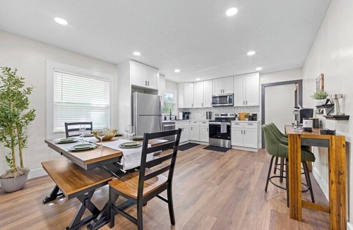 Knoxville House | 3 BR 2 BTH Knoxville newly remodeled home