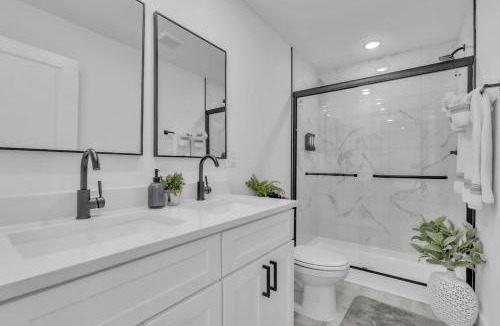 Drayton House | 3 BR Downtown Spartanburg- Upscale& Work Ready "Sweet Carolina Cottage"