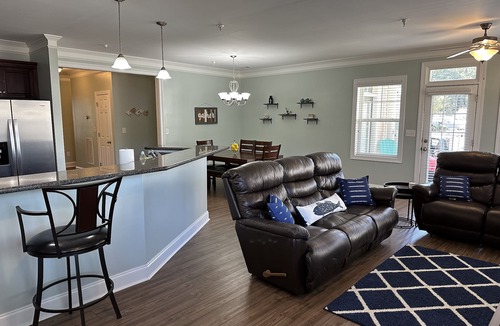 Milledgeville Condo | 3 BR Lake Retreat King Bed, Deep Water Docks, & High Speed Wi-Fi