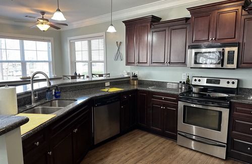 Milledgeville Condo | 3 BR Lake Retreat King Bed, Deep Water Docks, & High Speed Wi-Fi