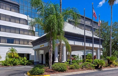 Baymeadows House | 3 Convenient Units! Onsite Pool, Parking, Breakfast, Near Orlando's Theme Parks