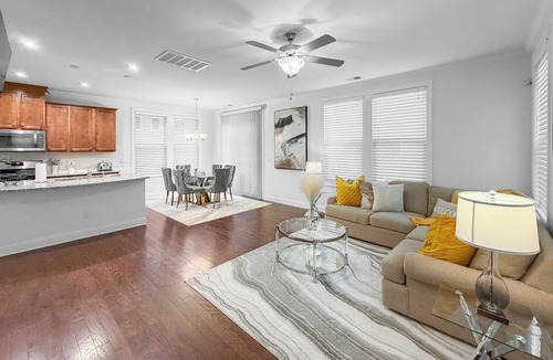 Charlotte House | 3 King Bdrs - Modern Fully Equipped Upscale House