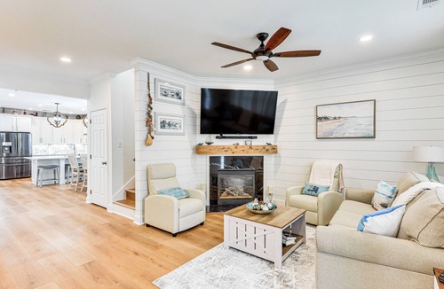 Bluffton House | 3 Mi to Beaches! Charming Bluffton Escape w/Yard