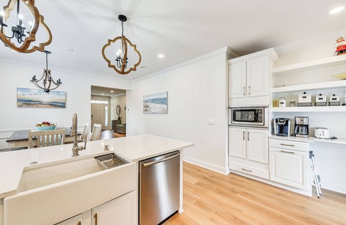 Bluffton House | 3 Mi to Beaches! Charming Bluffton Escape w/Yard