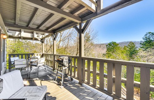 Screamer Mountain House | 3 Mi to Dtwn Clayton: Cabin w/Trail Access!