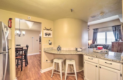 Sugar Mountain Condo | 3 Mi to Sugar Mtn Resort! Family Escape w/Balcony
